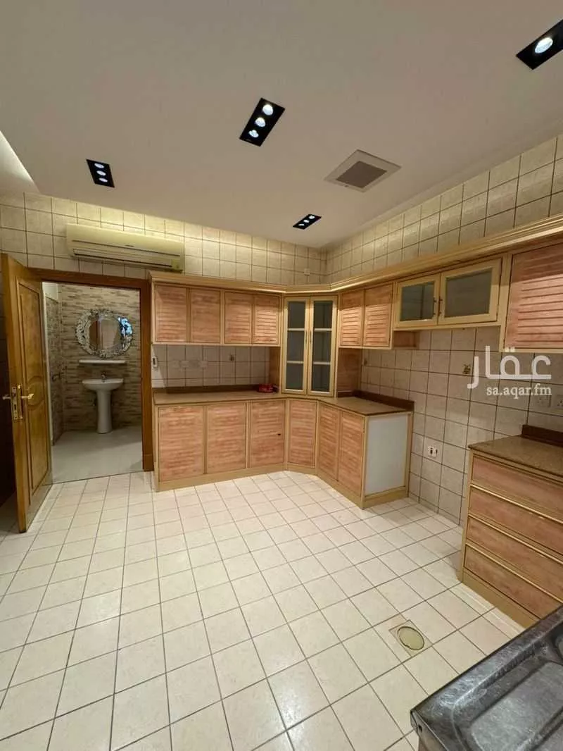 10 bedroom villa in Irqah, Riyadh 8