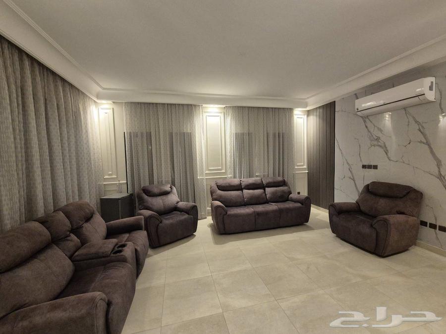6 bedroom villa in Al Buhairah 7
