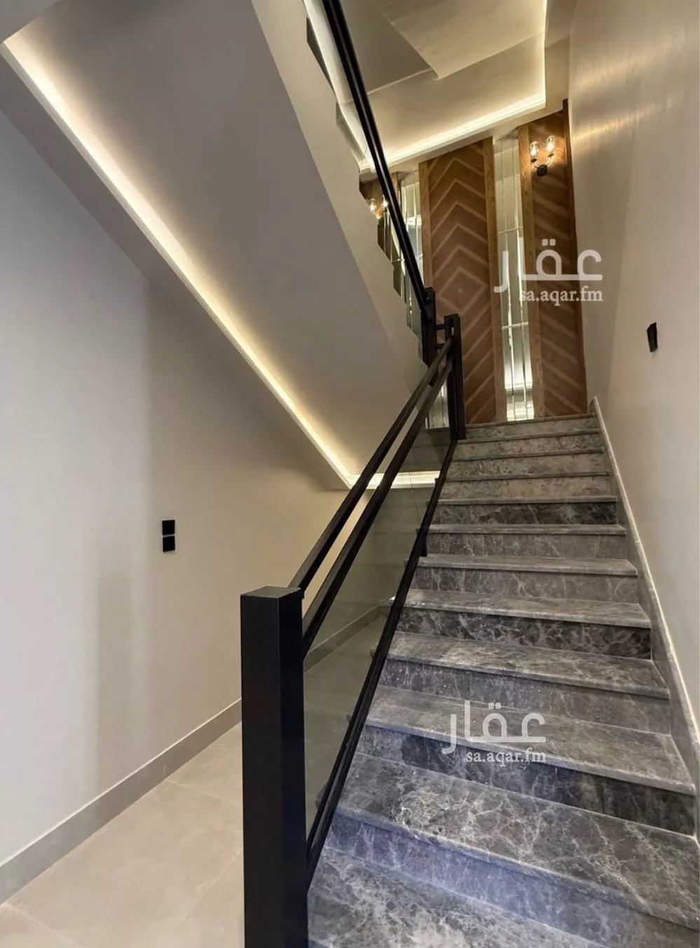 فيلا 5 غرف في الحمراء و ام الجود 4