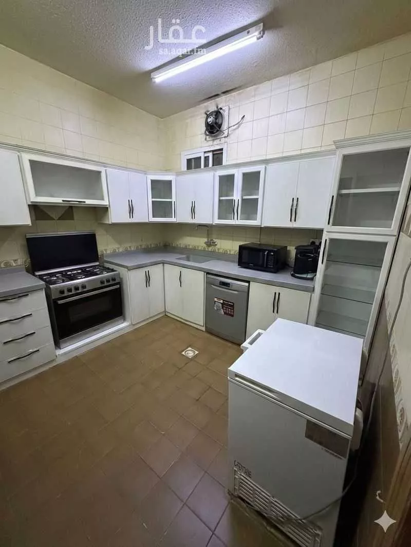 2 bedroom apartment in Al Yarmouk 4
