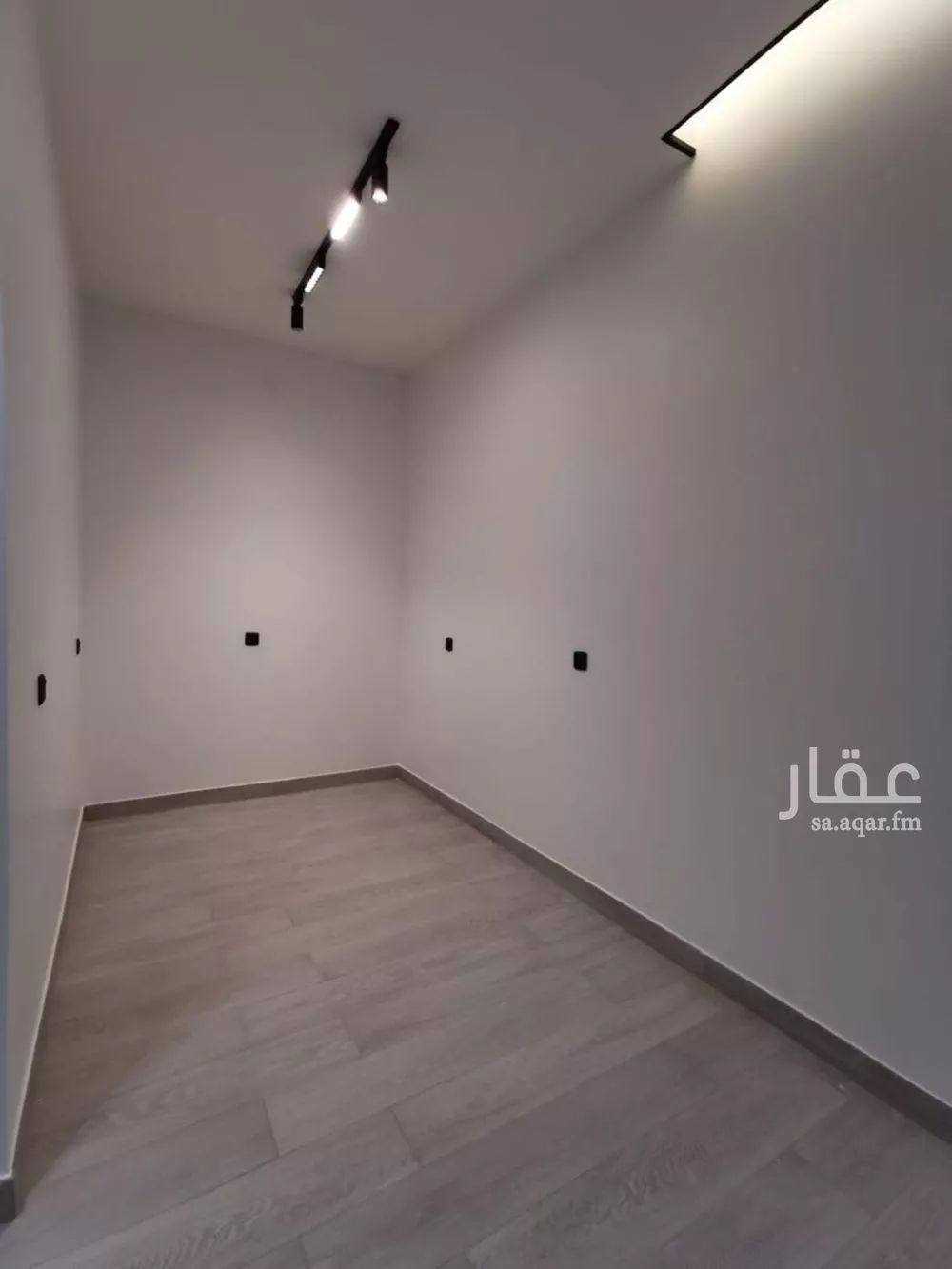 فيلا 5 غرف في البساتين 21
