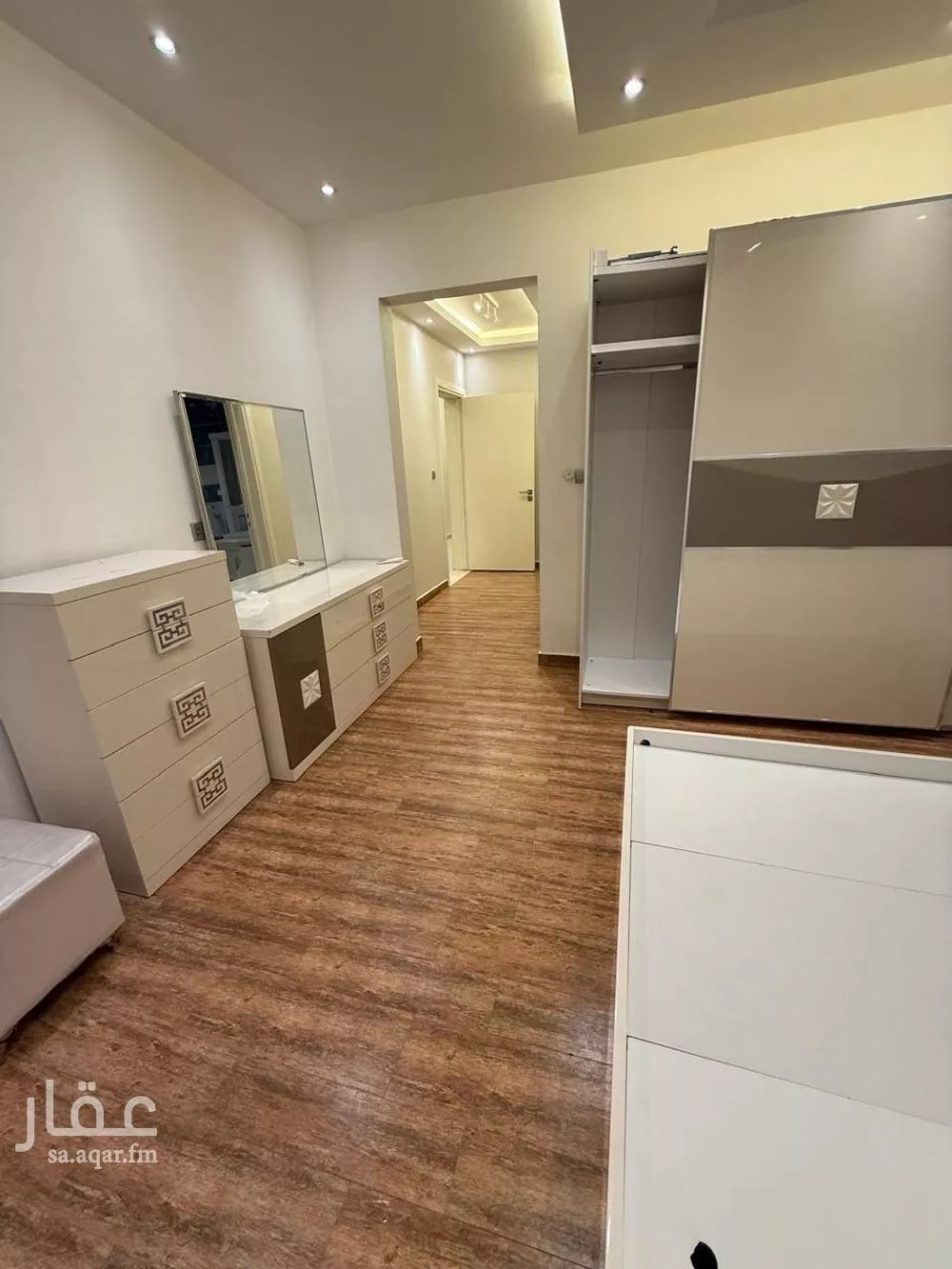 4 bedroom apartment in Qurtubah 8