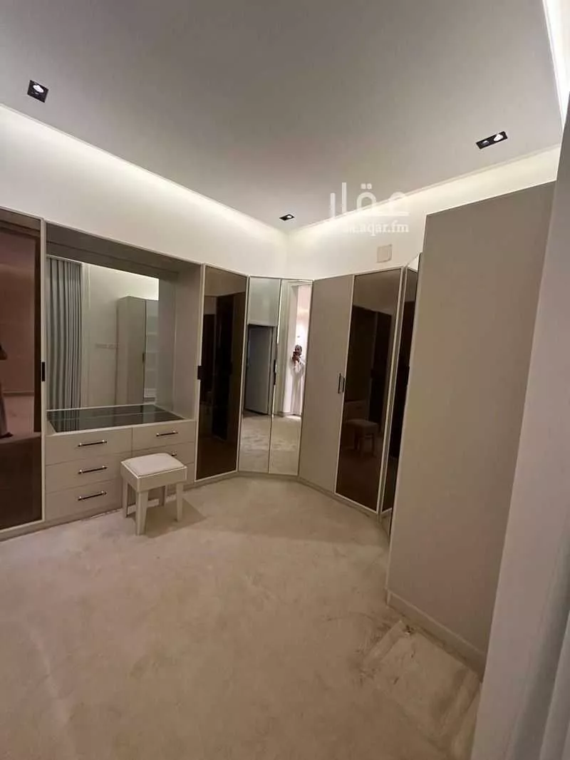 5 bedroom villa in Al Uraija Al Gharbiyah 13