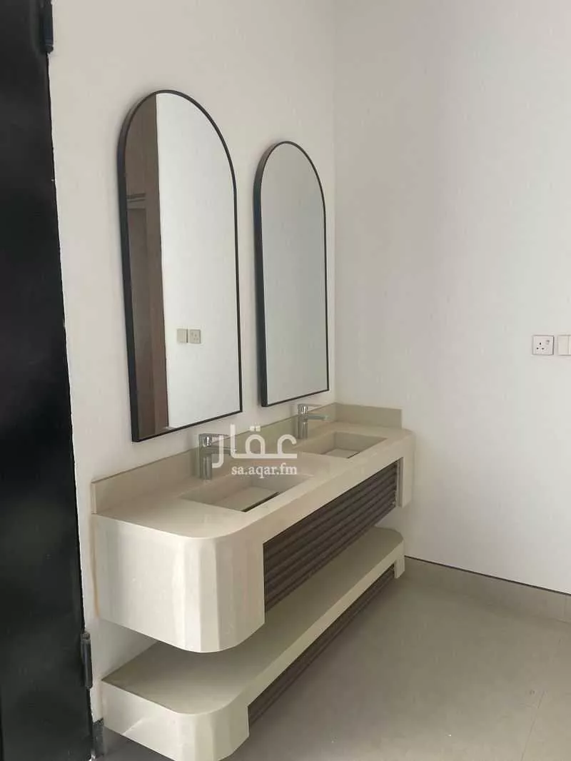 فيلا 6 غرف في الرمال 10