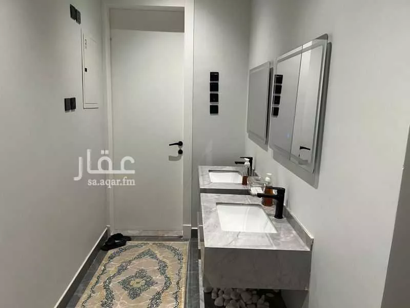 5 bedroom floor in Tuwaiq 8