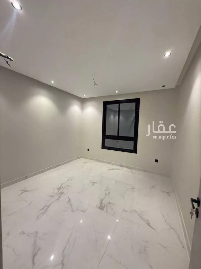 شقة 5 غرف في طيبة 10