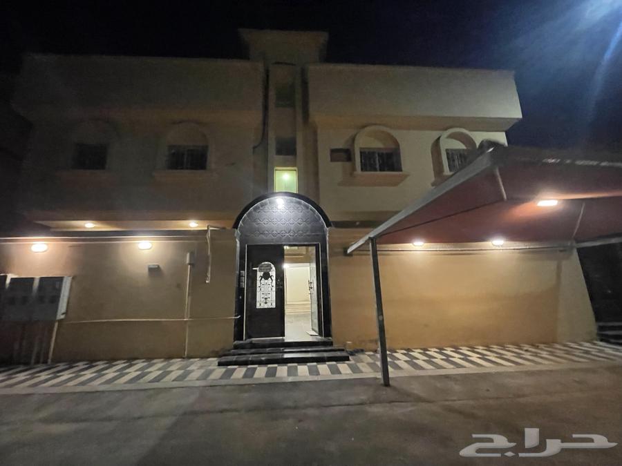 شقة 5 غرف في بدر 4