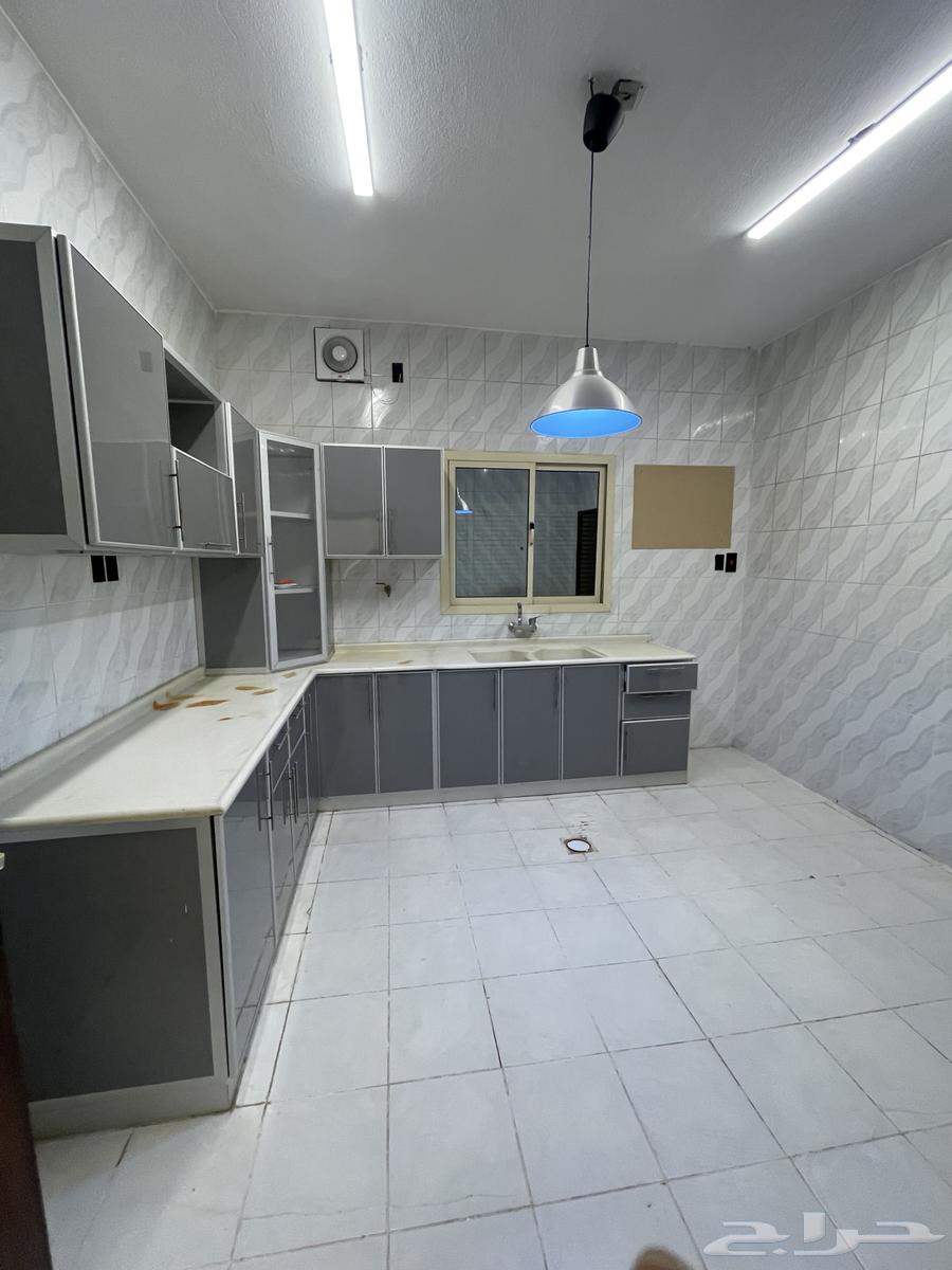 شقة 5 غرف في بدر 5