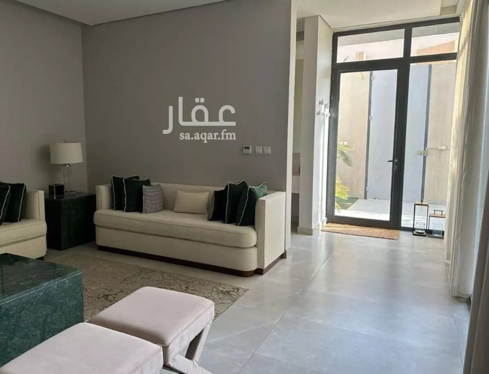 فيلا 10 غرف في العارض 6