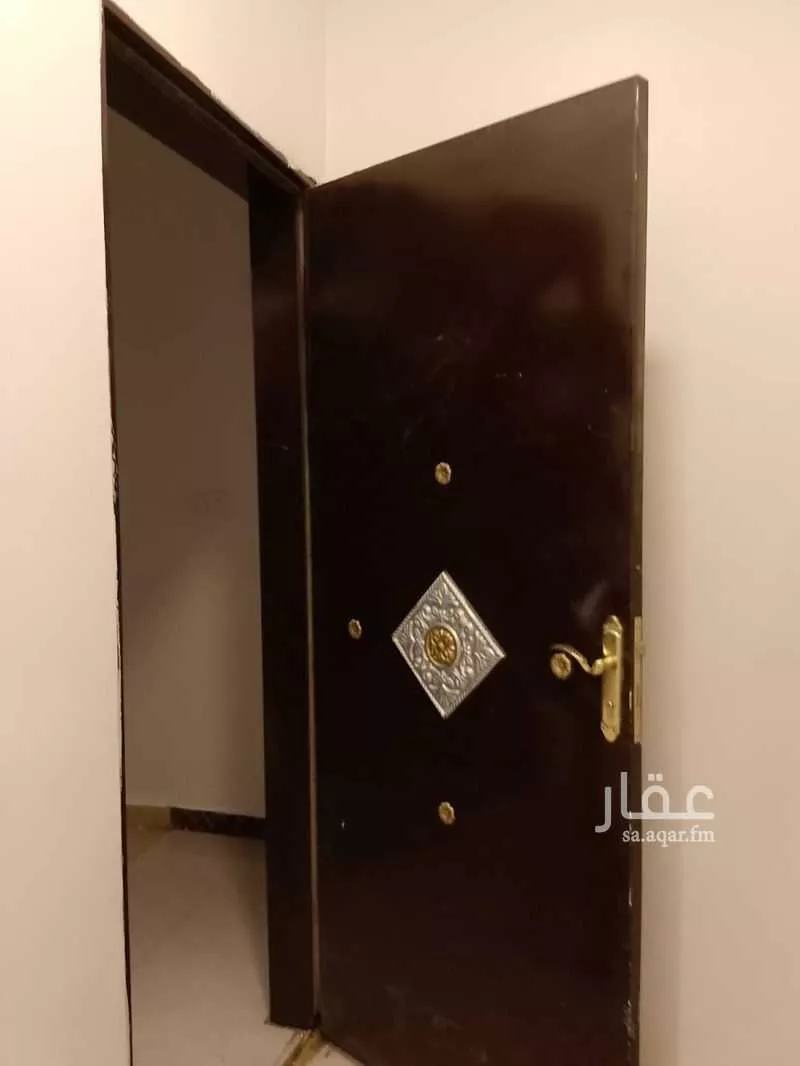 شقة 2 غرف في الرمال 10