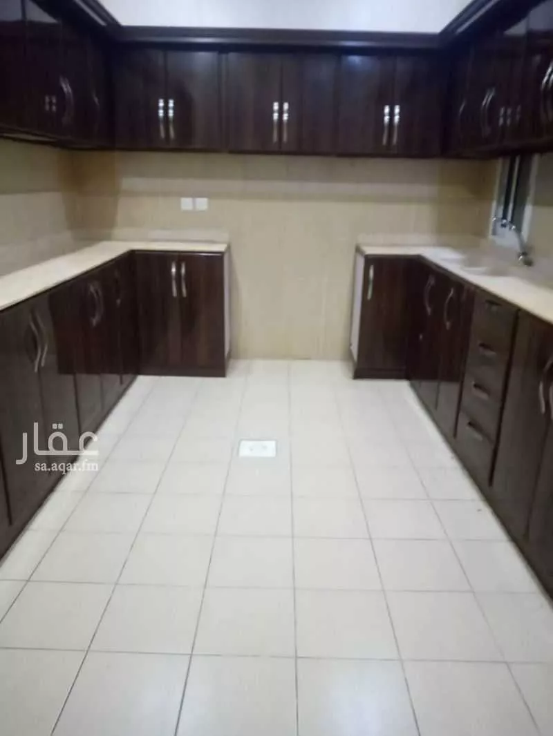 شقة 3 غرف في العزيزية 3