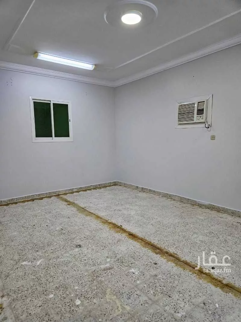 شقة 4 غرف في عرقة 5
