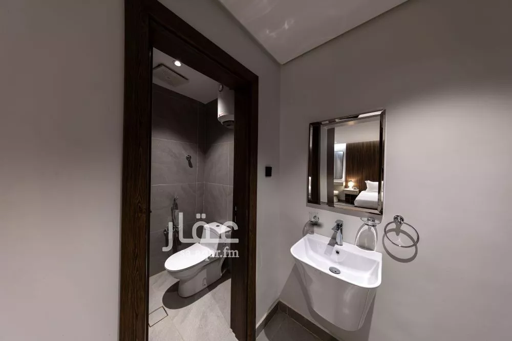 شقة 1 غرف في الملقا 4