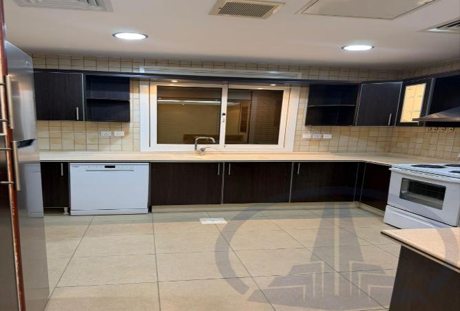 3 bedroom apartment in Al Hamra 3