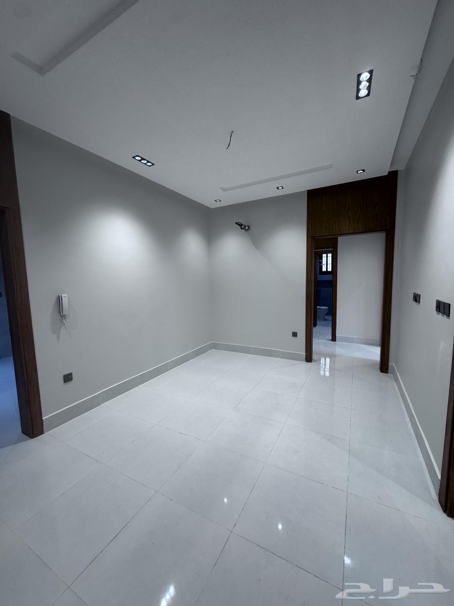 4 bedroom apartment in Al Rawdah 8