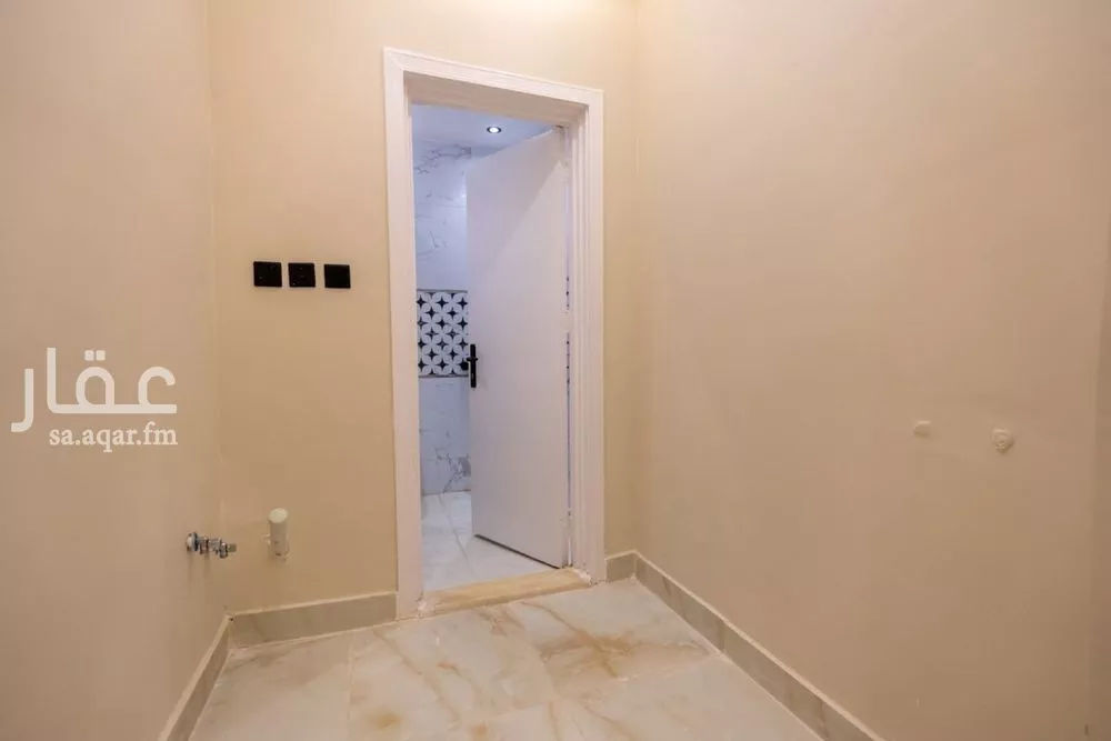 1 bedroom apartment in Qurtubah 10