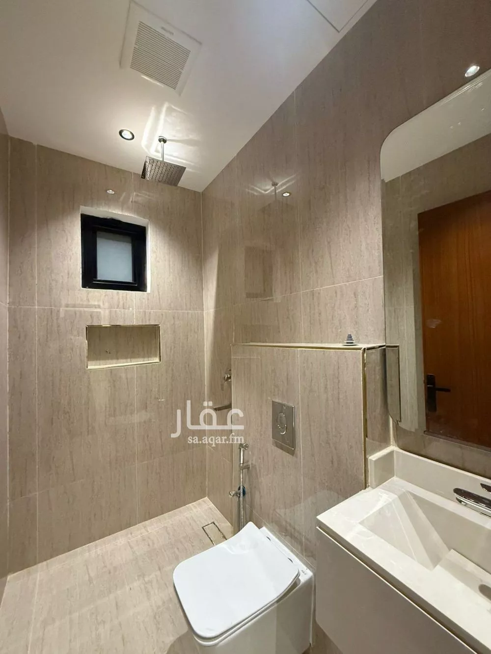 6 bedroom villa in Al Mahdiyyah 25