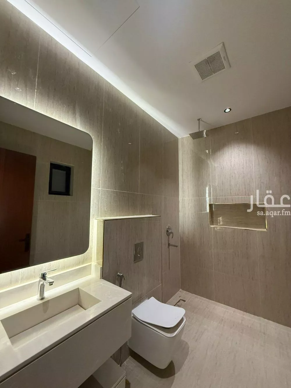 6 bedroom villa in Al Mahdiyyah 14