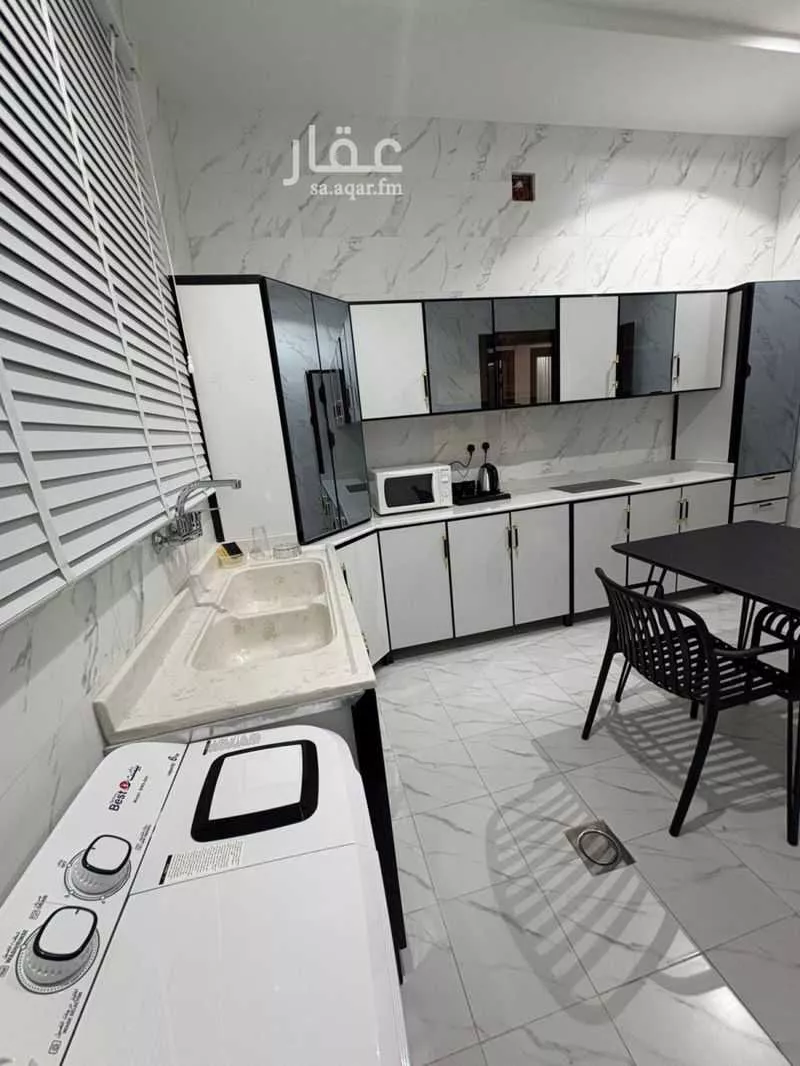 2 bedroom floor in Al Janadriyah 6