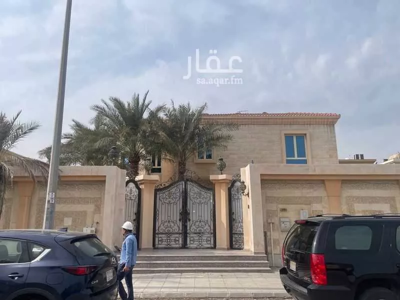 9 bedroom villa in East Beach 5