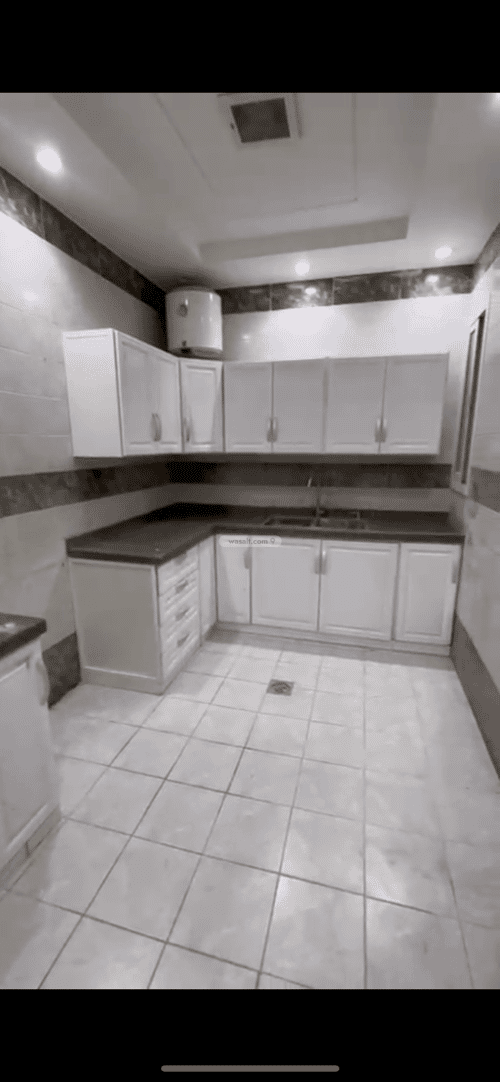 شقة 3 غرف في العارض 1