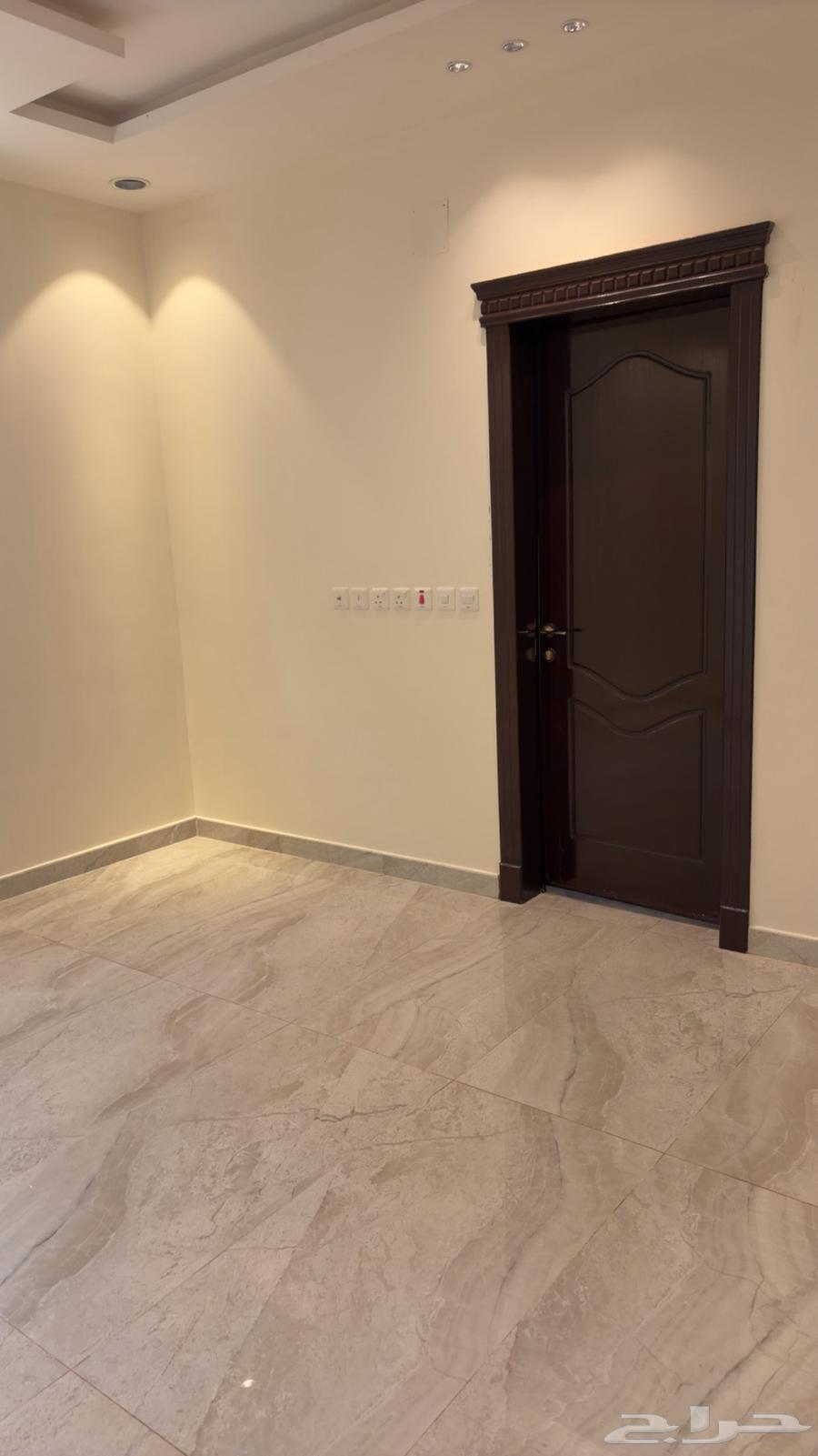5 bedroom villa in Al Awali 8