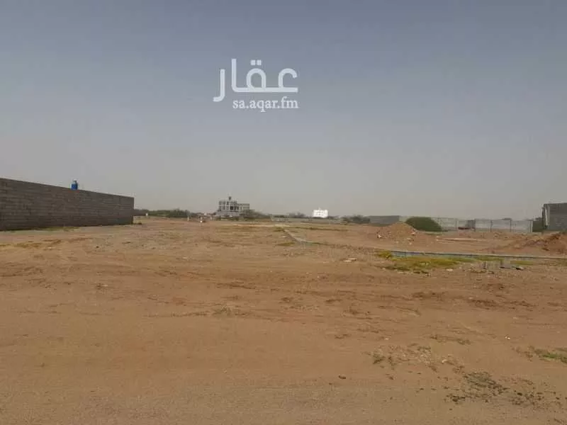 895 sqm land in Az Zomorod 4