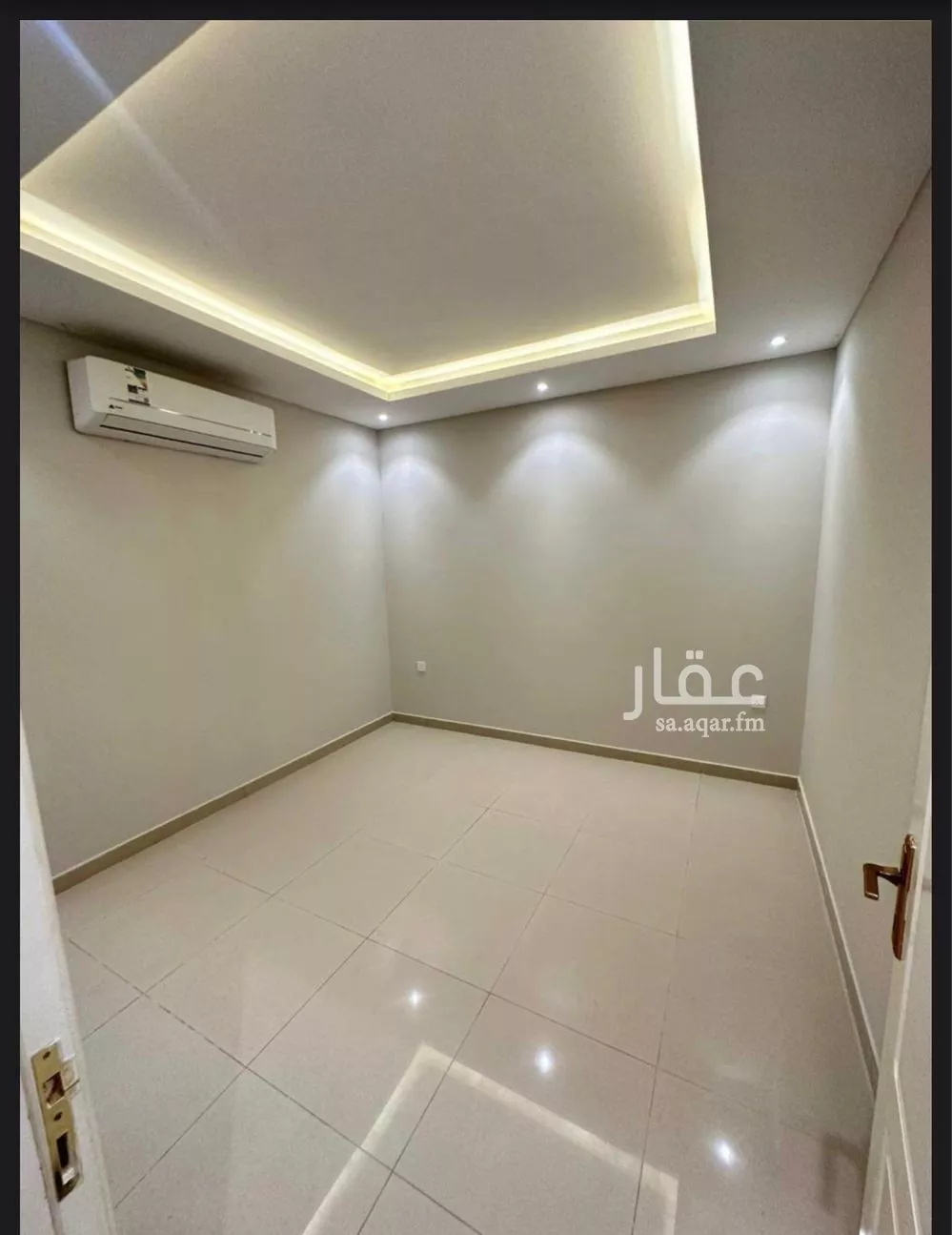 شقة 2 غرف في الملقا 5