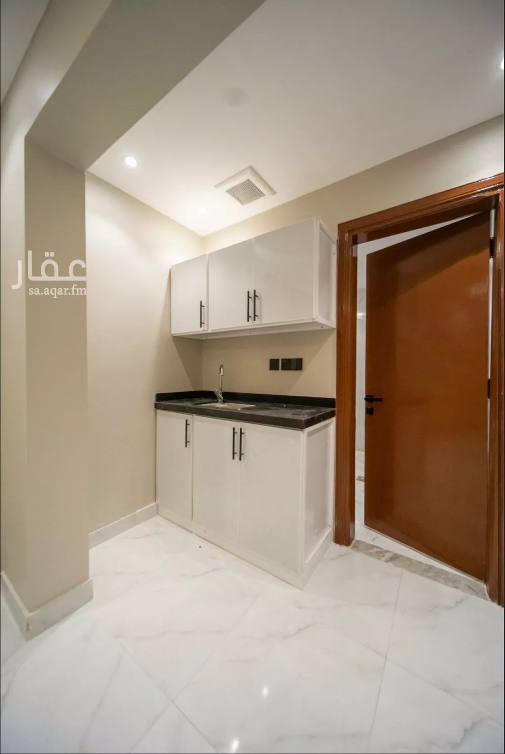1 bedroom apartment in Hittin 3
