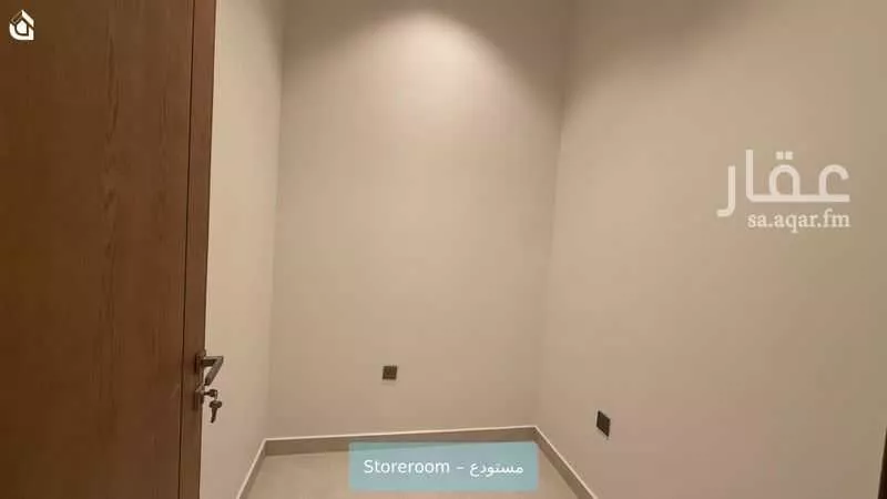 فيلا 5 غرف في الملقا 11