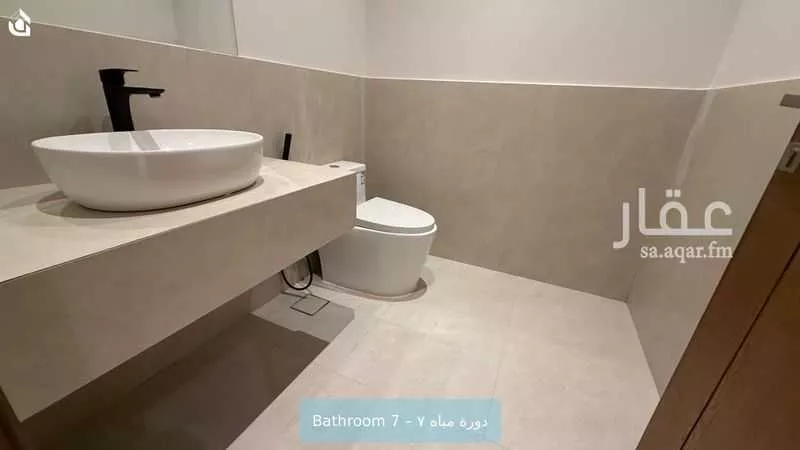 فيلا 5 غرف في الملقا 24