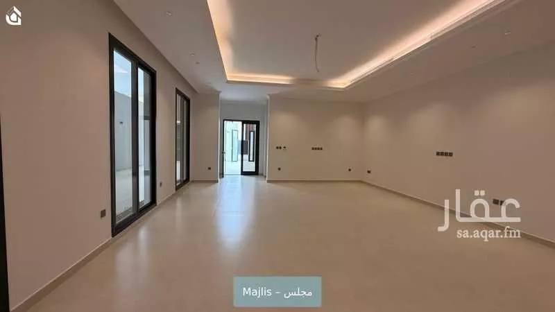 فيلا 5 غرف في الملقا 8