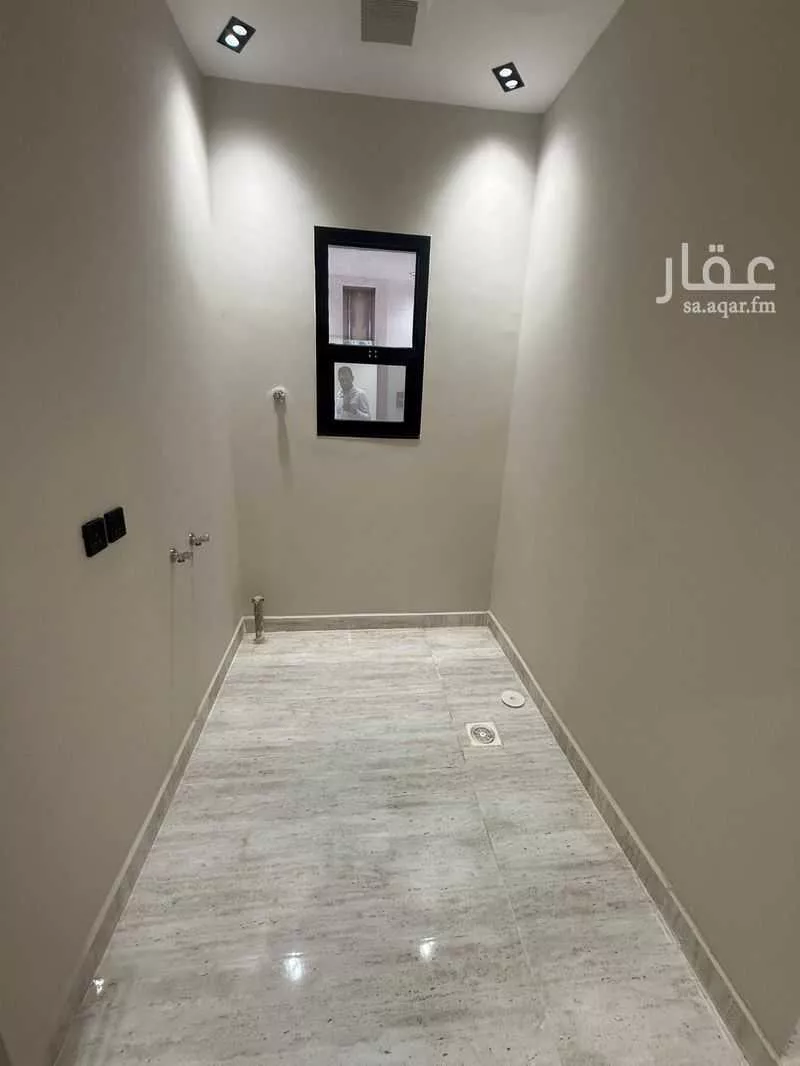 فيلا 9 غرف في الملك فهد 13