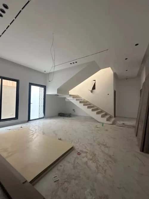 6 bedroom apartment in Uhud 3