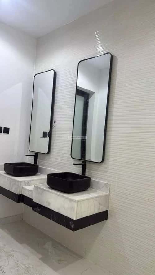 فيلا 7 غرف في ضاحية الملك فهد 5