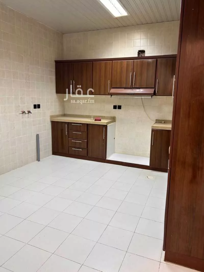 4 bedroom apartment in Al Rawdah 3