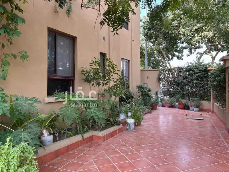 690 sqm building in Al Hamdaniyah 3