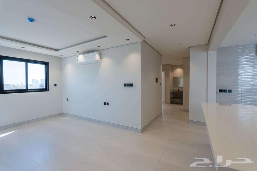 شقة 4 غرف في الملقا 4