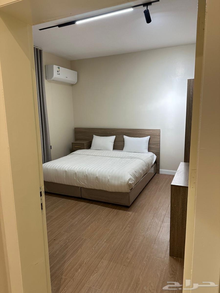 شقة  في النزهة 4