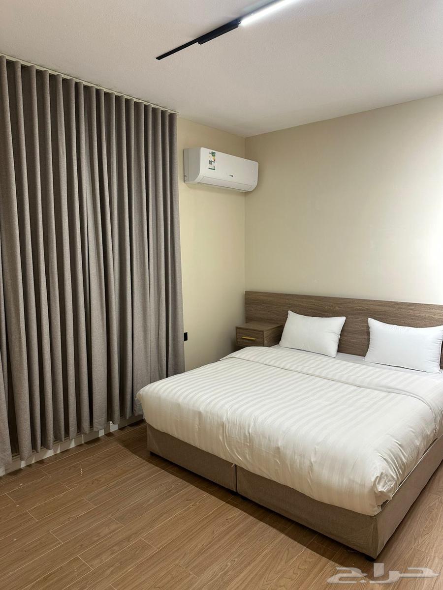 شقة  في النزهة 5