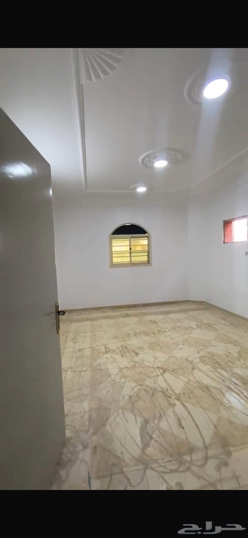 شقة 3 غرف في الرمال 3