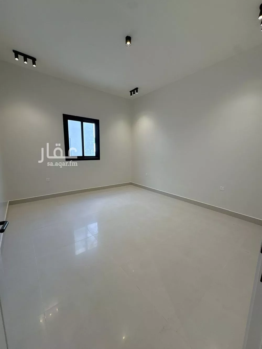 دور 3 غرف في النرجس 9