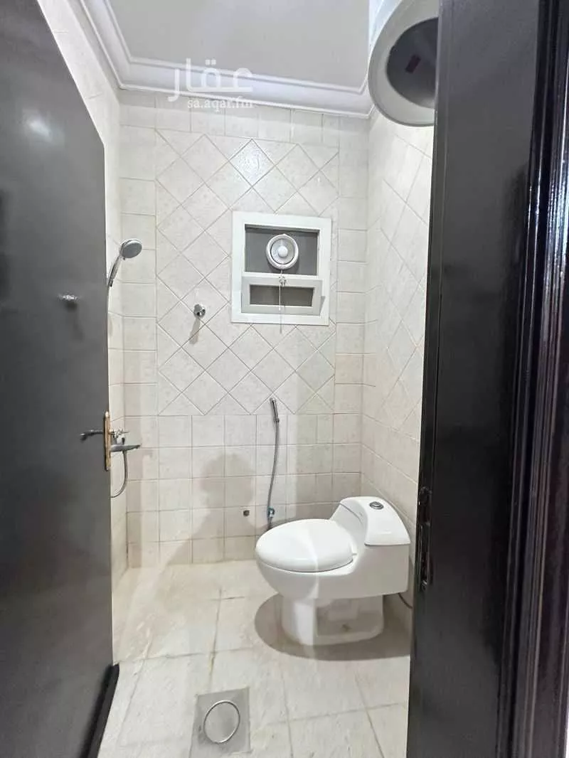 3 bedroom apartment in Ishbiliyah, Riyadh 14