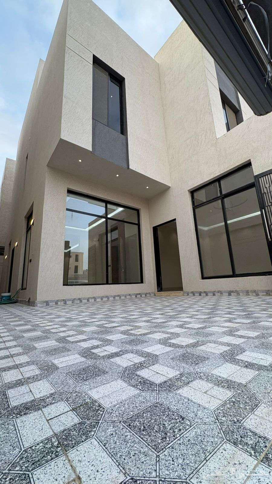 فيلا 8 غرف في الرمال 1