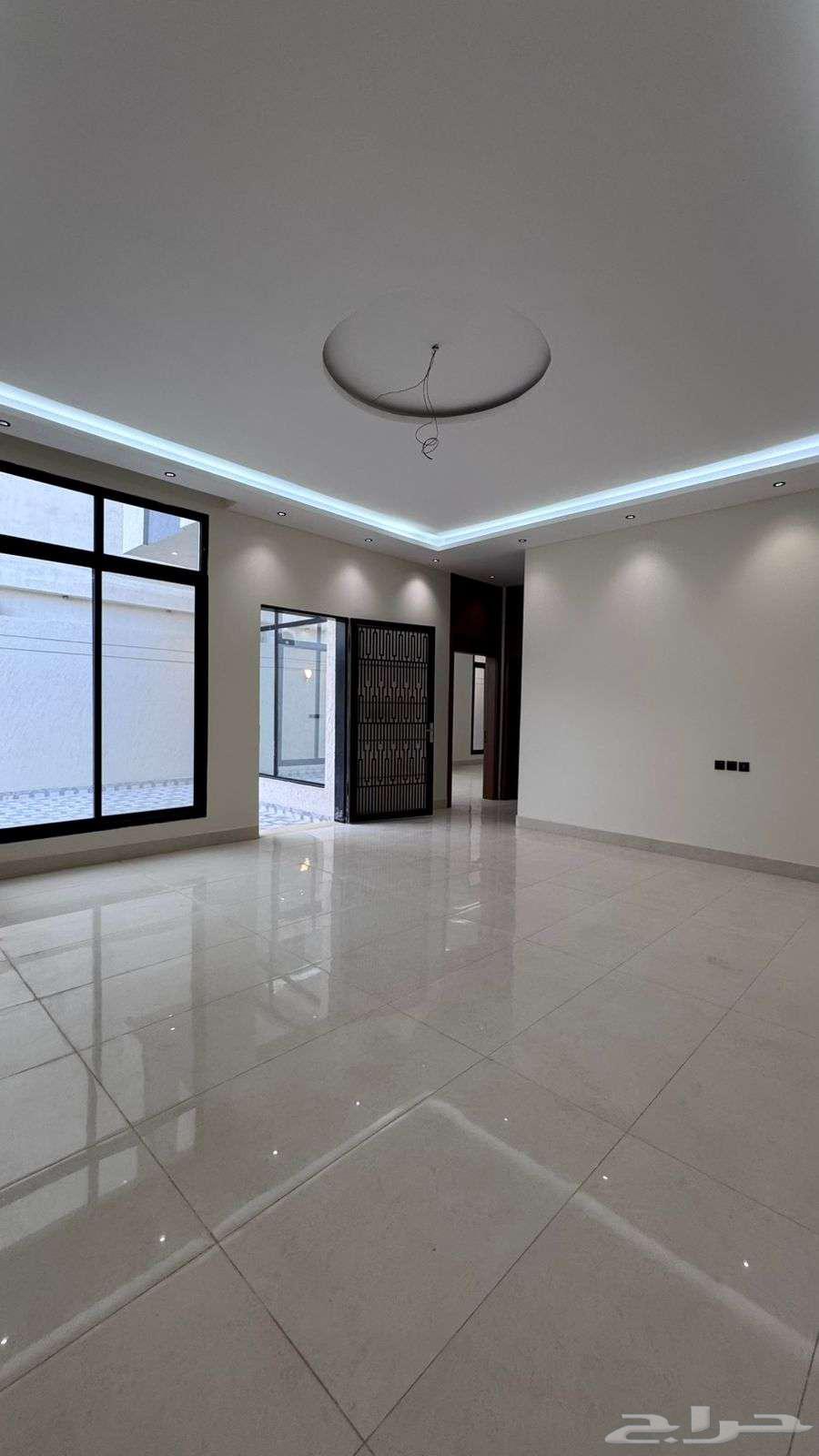 فيلا 8 غرف في الرمال 2