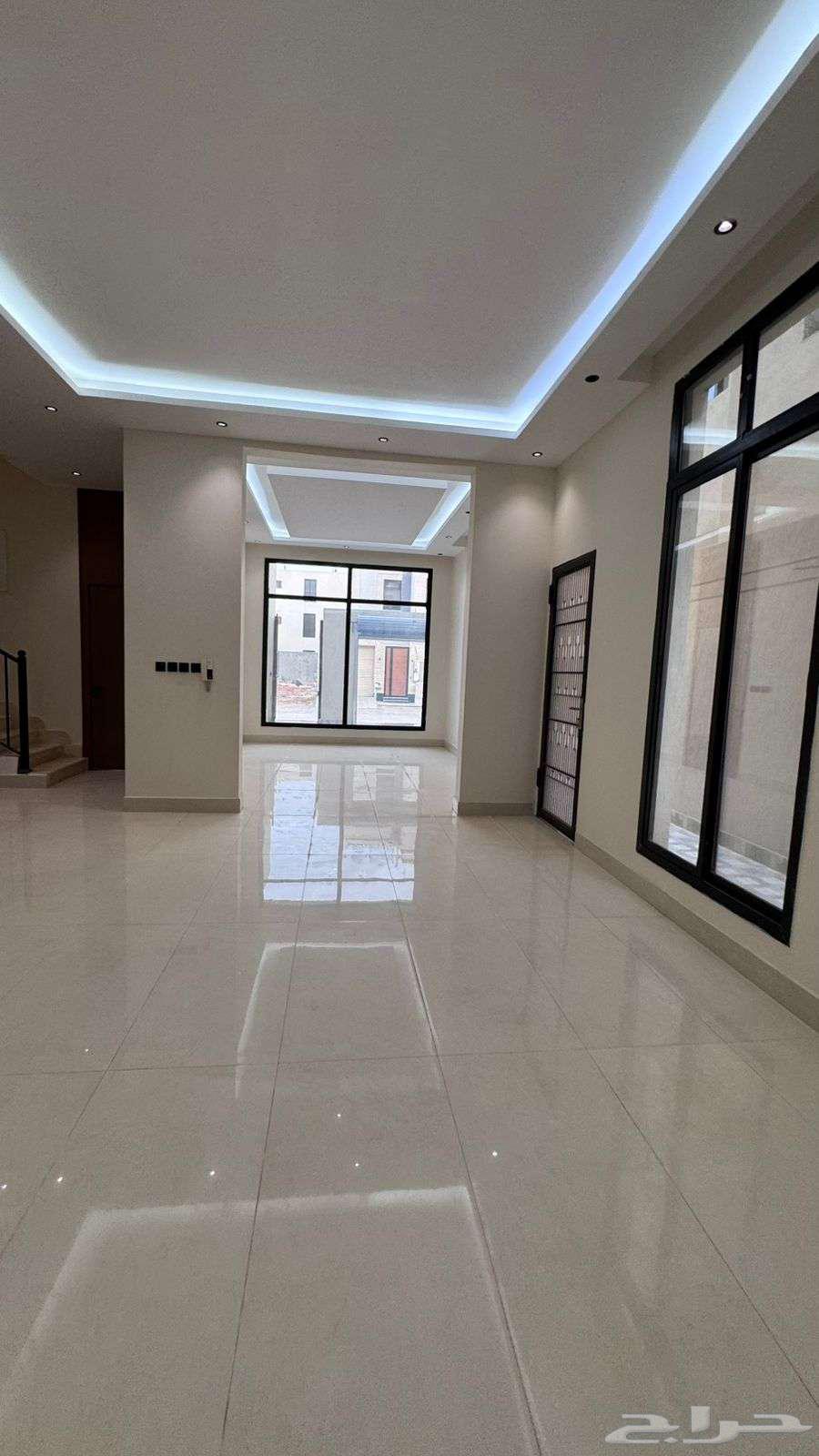 فيلا 8 غرف في الرمال 4