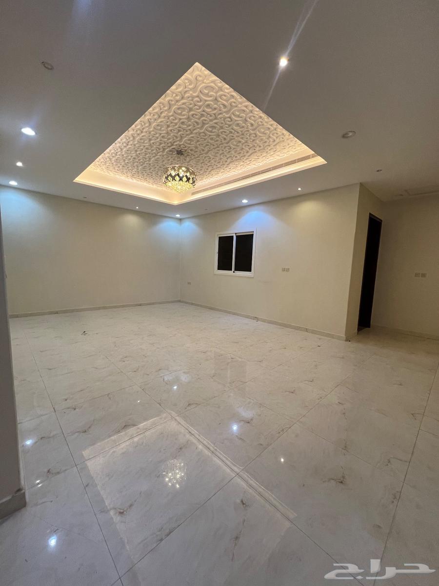 فيلا 6 غرف في العارض 2