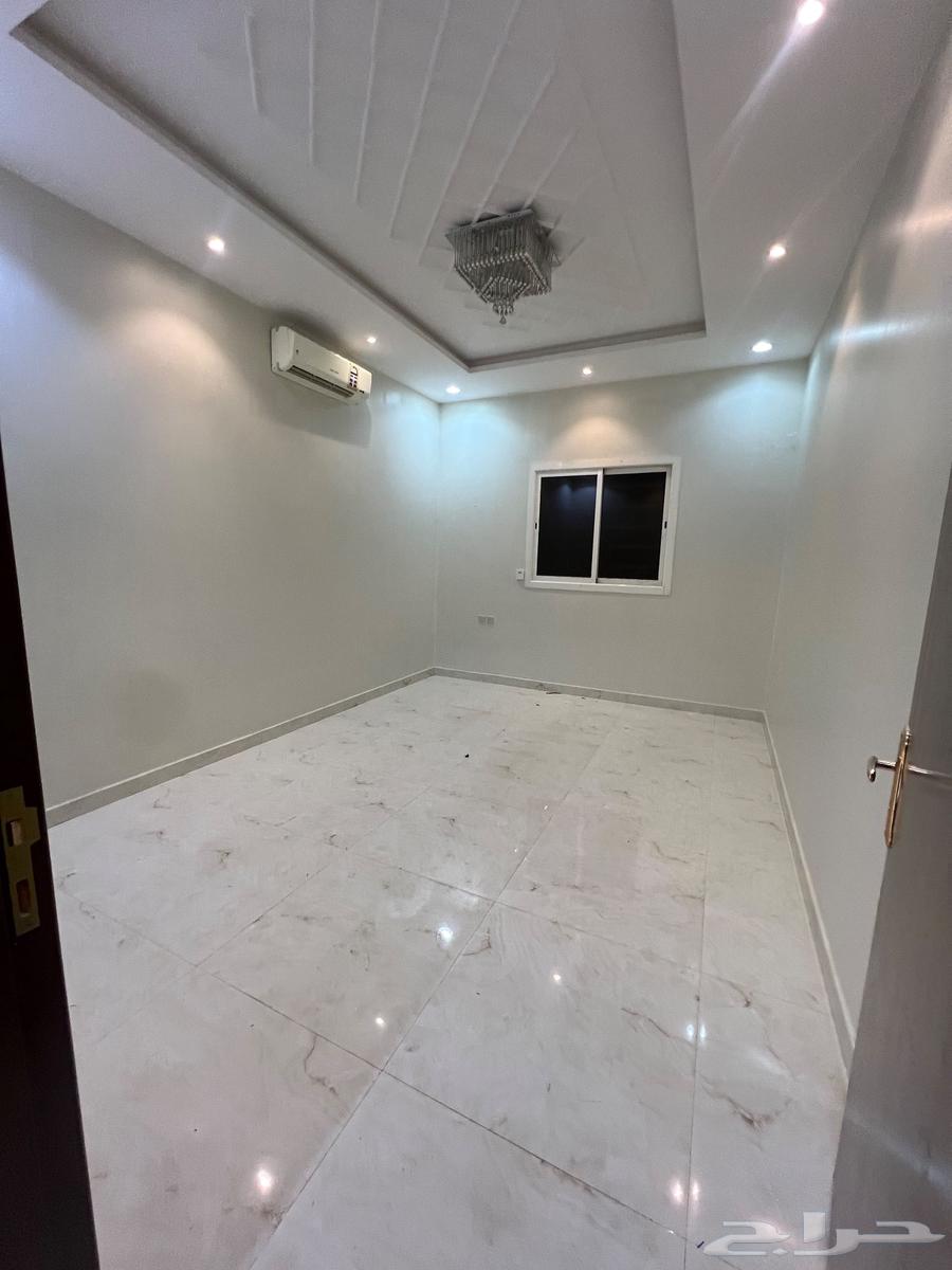 فيلا 6 غرف في العارض 3