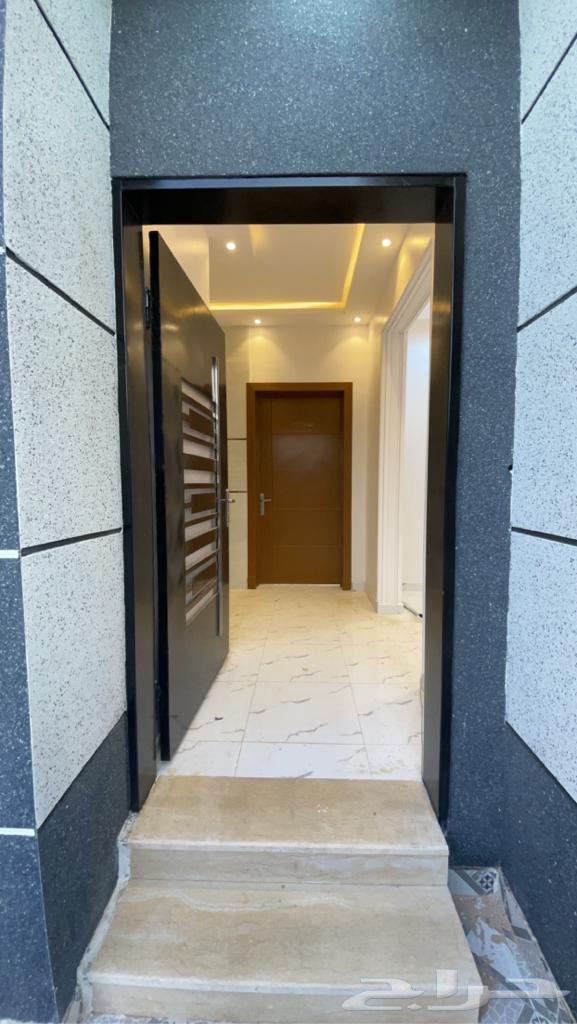 فيلا 7 غرف في الروابي 3