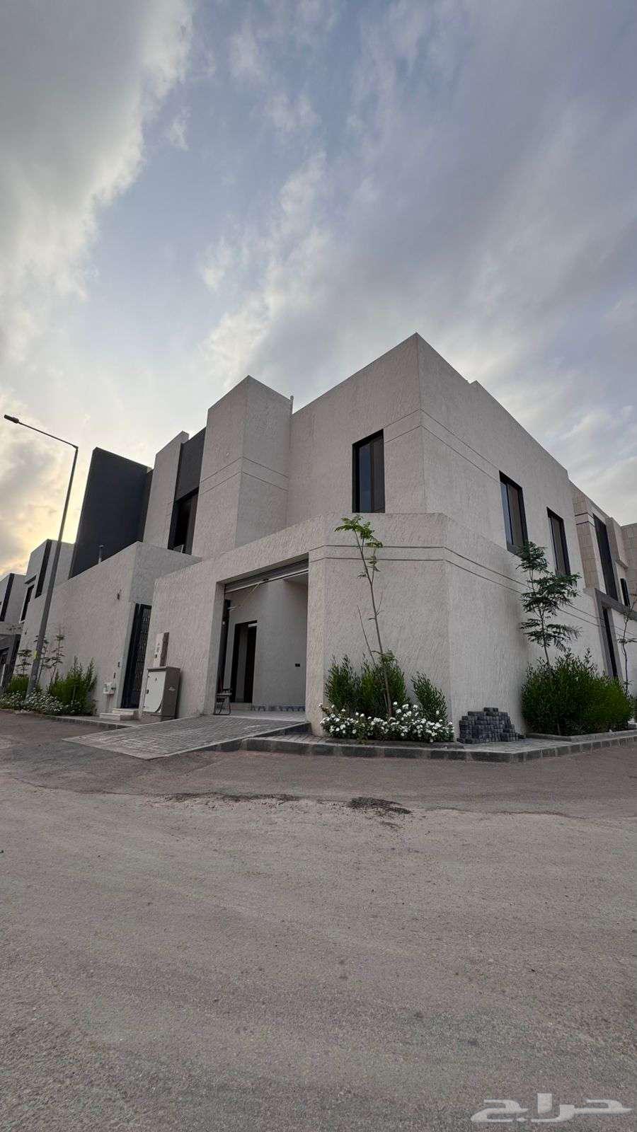 فيلا 9 غرف في الرمال 1